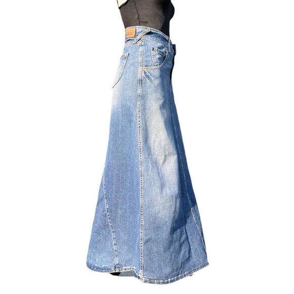 Levi’s Y2K Blue Denim Jean Maxi Skirt Size 9 - Picture 3 of 16